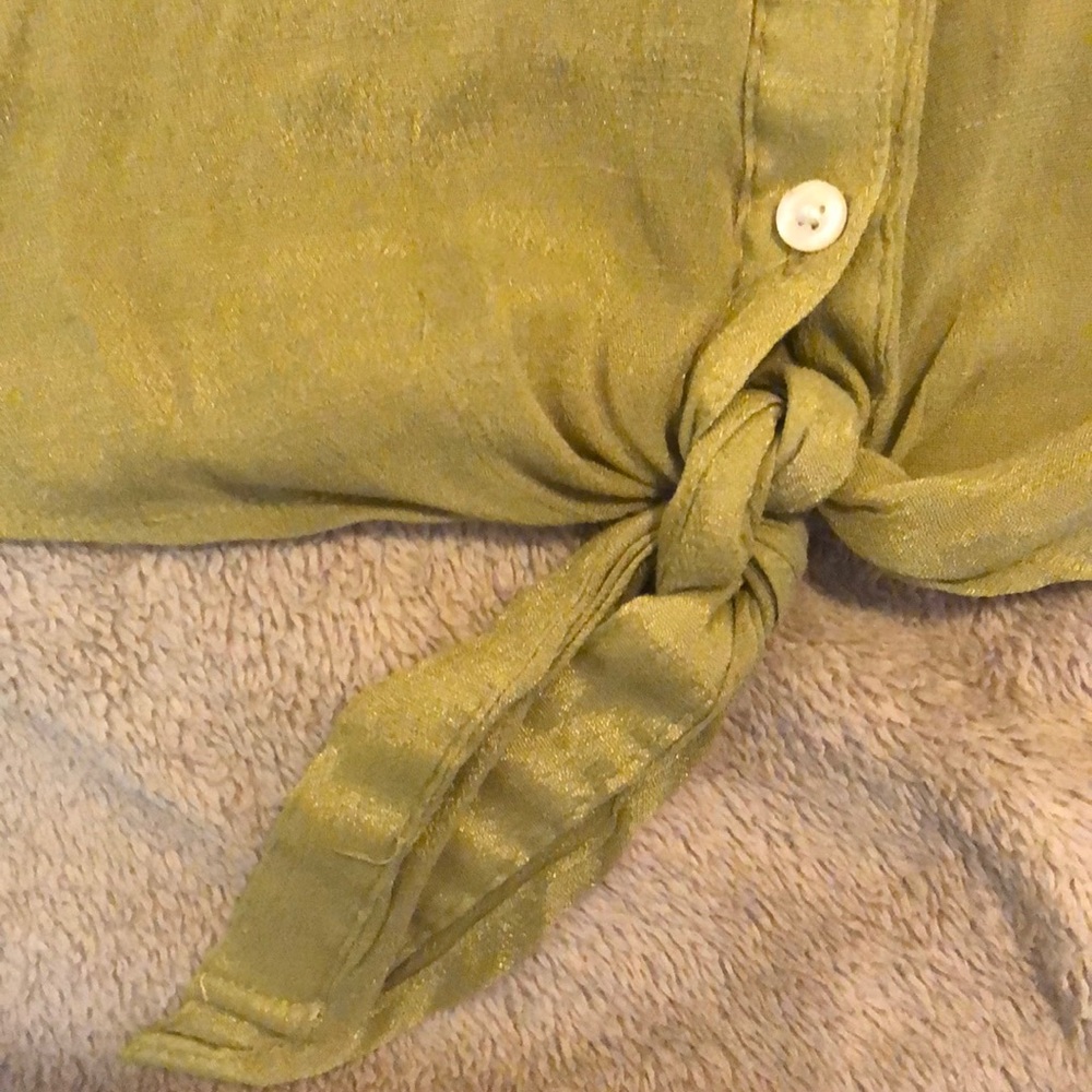 Collared Button Down Tank - Picture 3 of 3